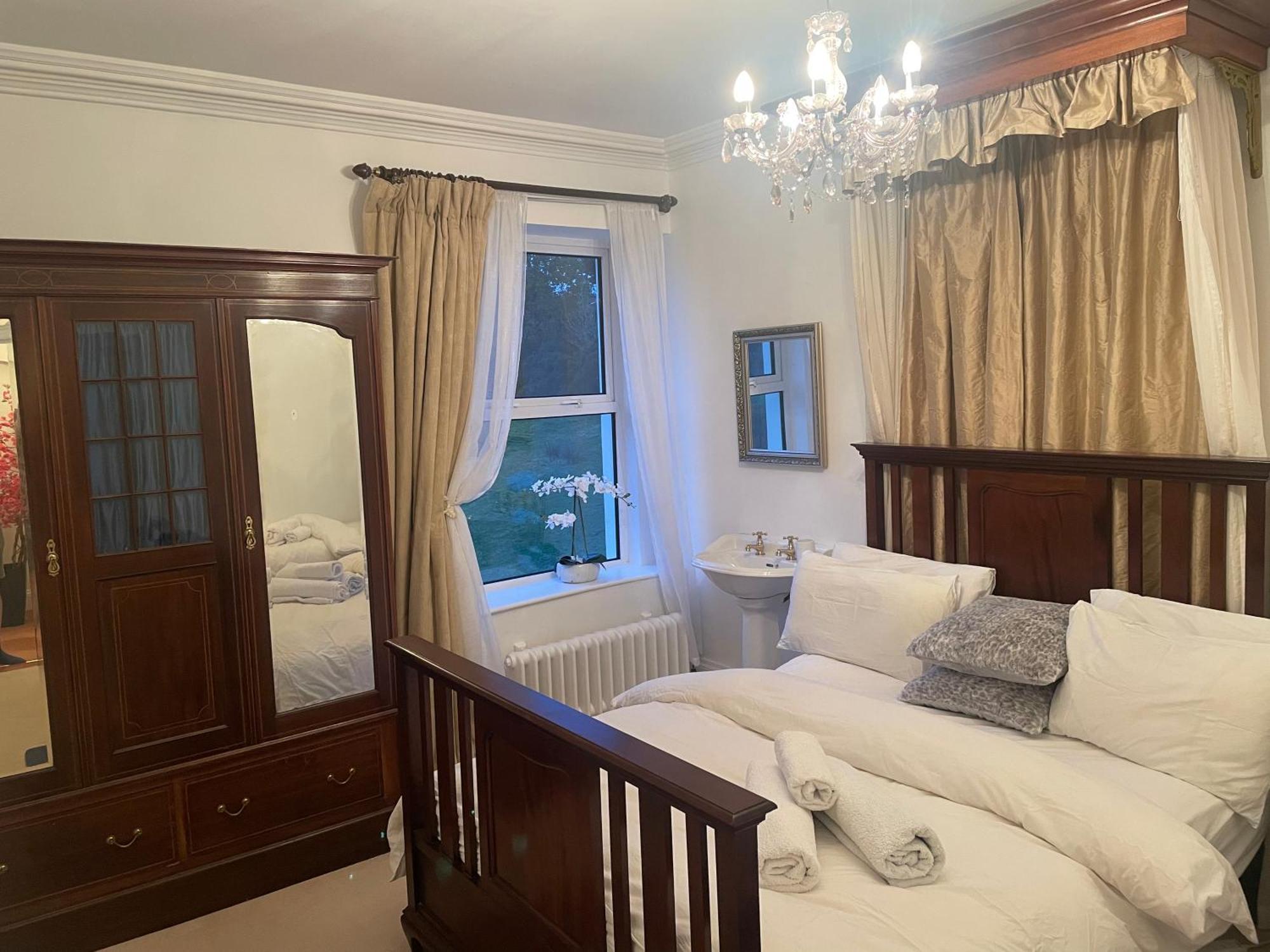Отель Brackfield House Killaloo Экстерьер фото